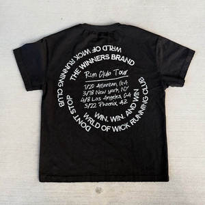 เสื้อยืดคอตตอนโอเวอร์ไซส์ลายกราฟิกสำหรับชมรมวิ่ง ทรงหลวม สไตล์สตรีทแวร์ แฟชั่นกีฬา เสื้อยืดฤดูร้อน ขายส่งจากผู้ผลิต - Product Image 2
