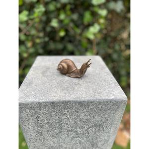 Escultura decorativa de caracol con acabado en bronce, hecha a mano en metal, adorno vintage de caracol para decoración de encimeras o suelo, artículos de jardín. - Product Image 1