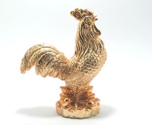 Estatuilla de pollo dorado Estilo artificial Poliresina Decoración del hogar y regalo de recuerdo Estatuilla de pollo dorado - Product Image 4
