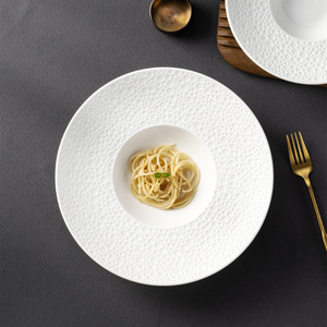 Service de vaisselle en <span class=keywords><strong>porcelaine</strong></span> haute température YAYU – Assiettes à pâtes blanches gravées pour hôtels, <span class=keywords><strong>design</strong></span> personnalisé, en céramique pour restaurants - Product Image 3