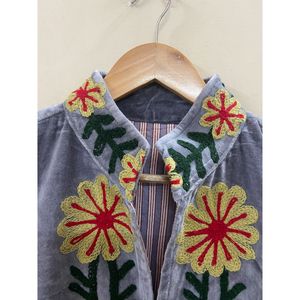 Veste en velours brodée à la main pour femmes, col mandarin, manches longues, automne, motif floral bohème, manteau ouvert sur le devant - Product Image 3