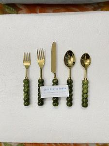 ชุดช้อนส้อมสแตนเลสคุณภาพสูงพร้อมด้ามจับมุก ชุดช้อนส้อมพรีเมียมทันสมัยสำหรับโต๊ะอาหารที่บ้านและงานเลี้ยง - Product Image 4