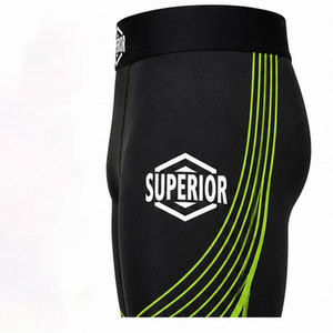 Pantalones deportivos de alto rendimiento que ofrecen un ajuste seguro, control de la humedad y soporte específico para actividades de entrenamiento y recuperación. - Product Image 5