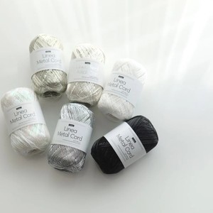 ไหมถักโครเชต์สำหรับผู้หญิง รุ่น Linea Metal Cord ผลิตจากเส้นใยโพลีและเมทัลลิกผสม น้ำหนัก 70 กรัมต่อม้วน - Product Image 3