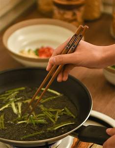 Baguettes jetables en bois d'acacia pour la table, la restauration et la décoration intérieure - Product Image 1