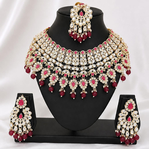 Ensemble de collier long plaqué or avec perles et pierres Kundan Polki, accompagné d'un Maang Tikka |   Ensemble de bijoux de mariée indiens traditionnels pour femmes - Product Image 3
