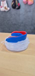 Protège-dents respirant en caoutchouc Zee Sport pour adultes/juniors avec étui pour boxe, basketball, lacrosse, football, MMA, arts martiaux - Product Image 3