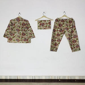 Ensemble de pyjama fleuri imprimé à la main - Vêtements de nuit en coton artisanal, vêtements de nuit bohèmes pour femmes et cadeau pour elle - Product Image 4