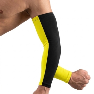 Manguito de compresión unisex elástico y transpirable de marca privada para codo, ideal para entrenamiento, fitness y deportes, 100% poliéster para gimnasio. - Product Image 2