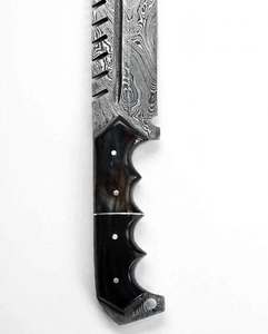 Outil utilitaire d'extérieur en acier Damas artisanal avec manche ergonomique en corne noire - Product Image 2