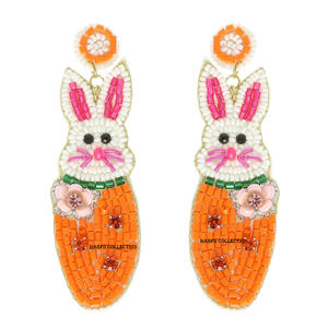 Boucles d'oreilles créoles perlées tendance pour femme – Bijoux fantaisie pour soirées et occasions spéciales - Product Image 4