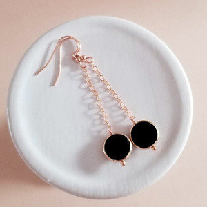 Boucles d'oreilles pendantes en onyx noir en forme de pièce de monnaie, pierre précieuse naturelle noire intense, plaqué or rose, bijoux faits à la main pour femmes - Product Image 5