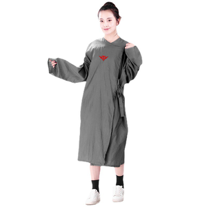 Cape de Coiffure Grise à Taille Ajustable avec Logo Rouge, Écologique, Résistante à l'Eau, en Nylon et Coton, pour Salon et Barbier - Product Image 1