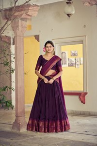 Vente en gros Lehenga Choli Kanjivaram traditionnel et moderne en polycoton avec broderie Zari lourde pour l'hiver, les fêtes de Diwali et les mariages indiens - Product Image 1