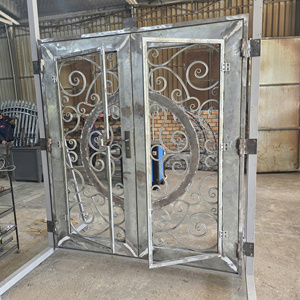 Puerta Metálica de Lujo para Villa con Patrones de Hierro Forjado, Diseño Posmoderno, Apertura Automática para Entradas Seguras, Elegantes y Duraderas - Product Image 3