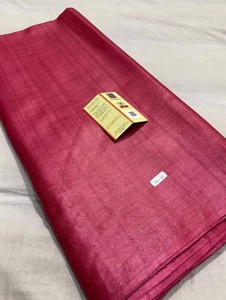 Robe longue élégante pour femme en soie Tussah bordeaux, idéale pour les mariages, coupe classique, infroissable - Product Image 2