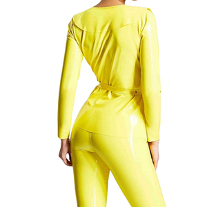 Mono amarillo de PU para mujer, manga larga, cuello en V, cintura alta, ajuste ceñido con cinturón, ropa de club, largo completo, color sólido - Product Image 3