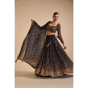 Conjunto elegante Lehenga Choli de diseñador para mujer con hermoso trabajo de bordado - Product Image 5