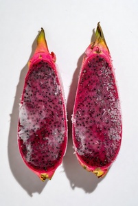 Palitos de Pitahaya Roja Congelados IQF, Listos para Comer, 100% Naturales, Envasados al Vacío a Granel para Servicios de Alimentación y Exportación - Product Image 1