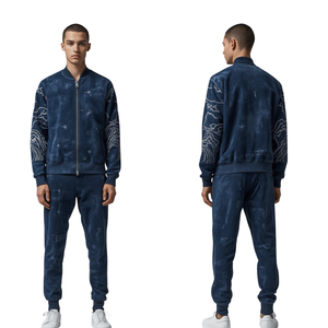 Conjunto Deportivo de Dos Piezas con Estampado de Ondas y Lavado Ácido para Hombre, Personalizable - Product Image 2