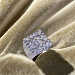 Bague de fiançailles et de mariage hip-hop pour homme en argent sterling 925 plaqué or, entièrement sertie de moissanite taille brillant de luxe, forme carrée personnalisée - Product Image 4