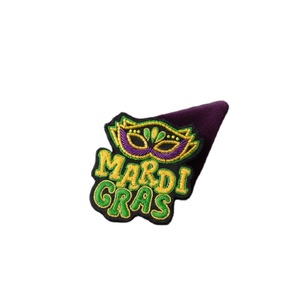 Broches de cuentas de Mardi Gras, hechos a mano, personalizados, con cuentas de semillas, broches bordados a mano. - Product Image 1