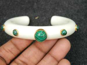 Accessoires de mode pour filles faits à la main au design antique, pour les fêtes, par Universal Overseas - Product Image 5