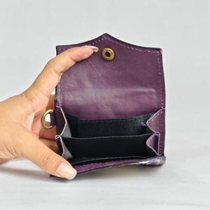 Porte-cartes pliable à motif géométrique violet avec fermeture à bouton, portefeuille court à la mode pour femmes, matériau en cuir véritable - Product Image 3