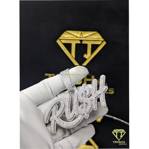 Colgante Personalizado con Nombre 'RUSH' en Diamantes Moissanite VVS, Plata de Ley 925, Estilo Hip Hop, por Trisha Jewels - Product Image 1