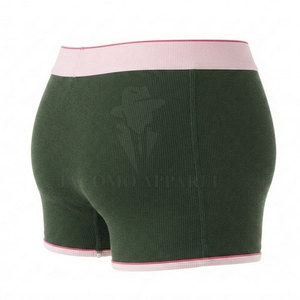 Calzoncillos bóxer clásicos de algodón para hombre, corte casual, tejido elástico suave, cintura cómoda, ropa interior para uso diario. - Product Image 3