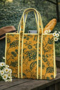 Bolsa de Compras de Playa Ligera de Algodón Floral Ecológica, Bolsa de Mano Acolchada con Estampado Artesanal y Práctico Bolsillo Interior - Product Image 2