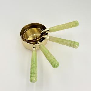 Juego de 4 Tazas Medidoras de Acero Inoxidable con Mango de Resina para Medir Café, Especias y Polvos a un Precio Razonable - Product Image 2