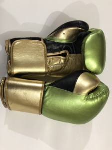 Gants de boxe en cuir de vachette avec logo personnalisé, gants d'entraînement professionnels pour la boxe, le kickboxing, le MMA, vente en gros directe - Product Image 4