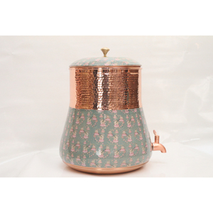 Distributeur d'eau artisanal en cuivre pur avec motif floral imprimé, pot en cuivre martelé pour une hydratation ayurvédique saine et le bien-être à domicile - Product Image 3