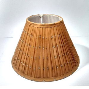 Pantalla de Lámpara de Tela Plegada Marrón, Forma de Campana, Estilo Tradicional, Accesorio de Lámpara Hecho a Mano - Product Image 1