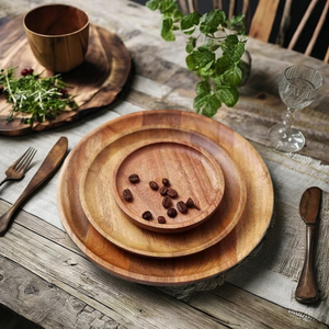 Assiettes rondes en bois écologiques classiques polies avec logo personnalisé, plusieurs tailles, pour hôtel, café - Product Image 5