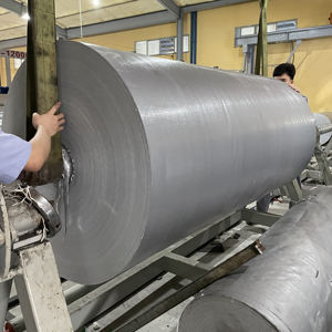 Bâche en PE argentée, haute résistance, grande capacité, options de taille et de couleur personnalisées pour la protection industrielle en extérieur - Product Image 2