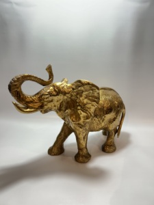Figurine de dinosaure Triceratops en métal aluminium, statue décorative d'animal, ornement moderne doré pour table, bureau, maison ou bureau - Product Image 6