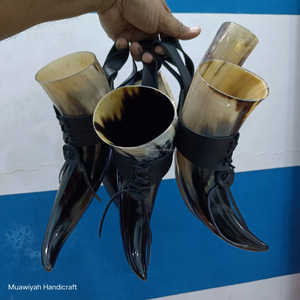 Corne à boire de luxe de qualité supérieure avec support en cuir, élégante corne à boire viking en corne d'ox polie, à prix avantageux - Product Image 1
