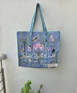 Bolso Tote de Algodón Acolchado Hecho a Mano con Cremallera, Estilo Bohemio Jaipuri, Estampado de Animales de la Selva, Tela Premium Resistente, para Llevar al Hombro - Product Image 4