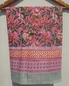 Paréo de plage en coton imprimé à la main pour femme, léger, style bohème, doux et agréable pour la peau, idéal comme cache-maillot de bain. - Product Image 6