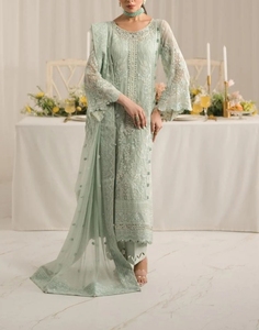 Traje Anarkali de Seda Bordado Color Granate, Shalwar Kameez Indio Pakistaní para Novia, Vestido de Fiesta Elástico hasta la Rodilla - Product Image 2