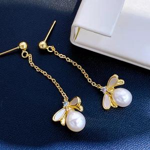 Pendientes de Abeja de Moda Barroca, Pendientes de Perlas de Agua Dulce, Accesorio Elegante con Detalles Intrincados - Product Image 1