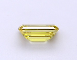 Diamant CVD de 1,02 carat, taille émeraude, jaune intense fantaisie, clarté VS1, polissage excellent, pierre précieuse non montée pour la création de bijoux. - Product Image 2