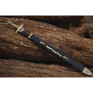 Espada Vikinga de Acero de Damasco de 40” – Hoja de exhibición de caballero medieval forjada a mano con espada completa y vaina de madera - Product Image 5