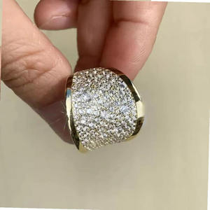 Anillo de compromiso y boda de moissanita con micro pavé y racimo de puntas, de plata de ley 925 chapada en rodio, banda ancha, para fiesta y cóctel - Product Image 3