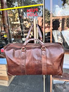 Bolsa de Lona de Cuero Premium con Correa Ajustable y Base Reforzada - Multifuncional, Gran Capacidad, Ecológica para Actividades al Aire Libre - Product Image 3