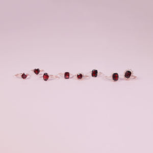Bague de cocktail pour femme plaquée or rose, garnet taille coussin, sertie à griffes, pierre naturelle, style glamour, bague de fiançailles - Product Image 2
