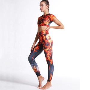 Offre Spéciale réversible entièrement Sublimation imprimé à manches courtes unisexe Yoga Legging ensemble écologique à séchage rapide sans couture - Product Image 2