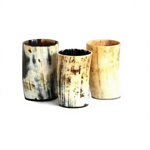 Verre à boire en corne sculptée, écologique, en matériau organique, de forme naturelle, thème Amour, pour mariages, fêtes, objets de collection d'art - Product Image 1